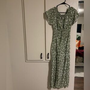 Long green and white flower maxi dress. Brand- kindered size large.